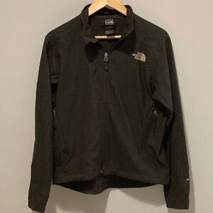 𝅺North Face Women’s Shell Jacket